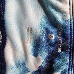 Colorful blue workout leggings